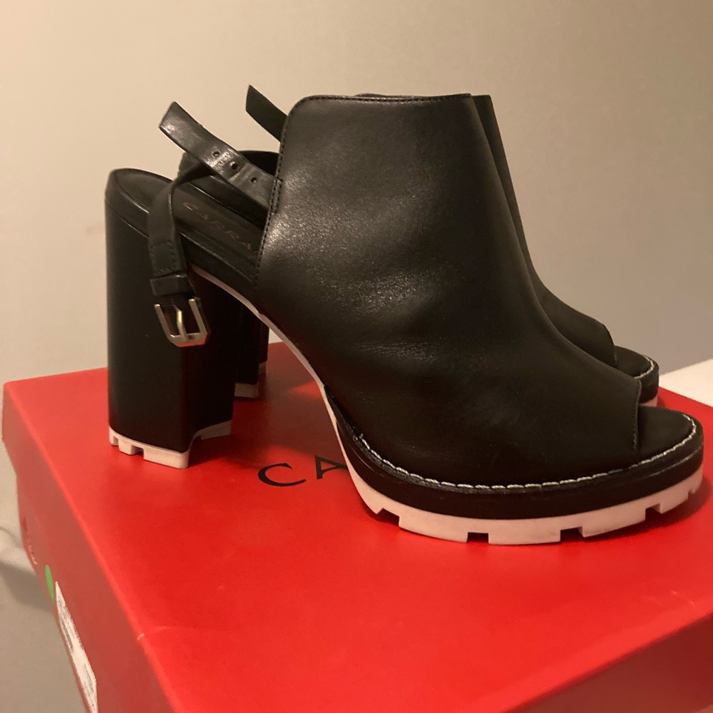 Black Chunky Heel Mules With Open Toe - image 1